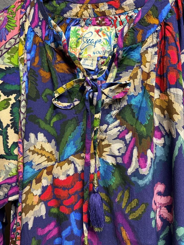 Blus Magdalena multi från Escape