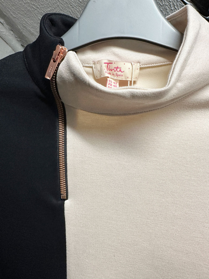 Tröja Beatrice svart/creme från Tinta...