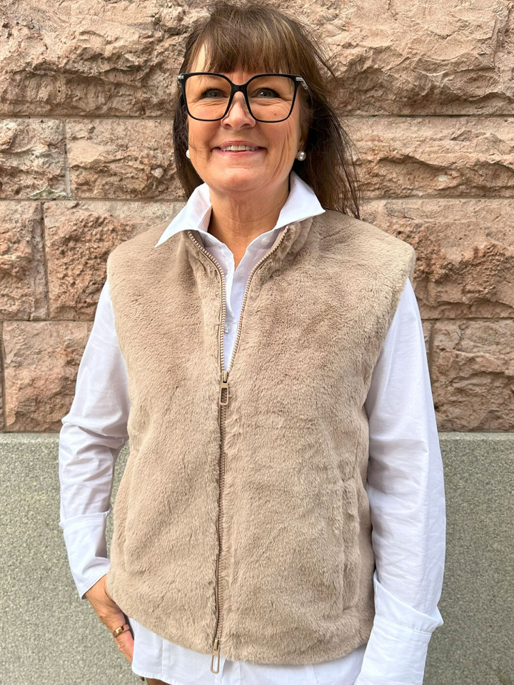 Väst Taupe från Rabe