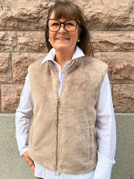 Väst Taupe från Rabe