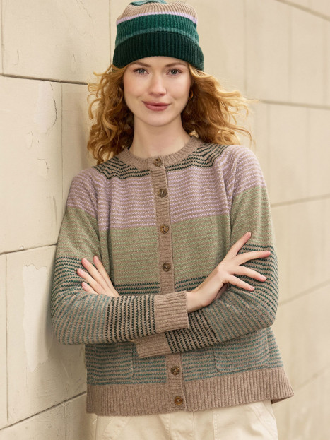 Mönsterstickad ullkofta Loire taupe från Mansted