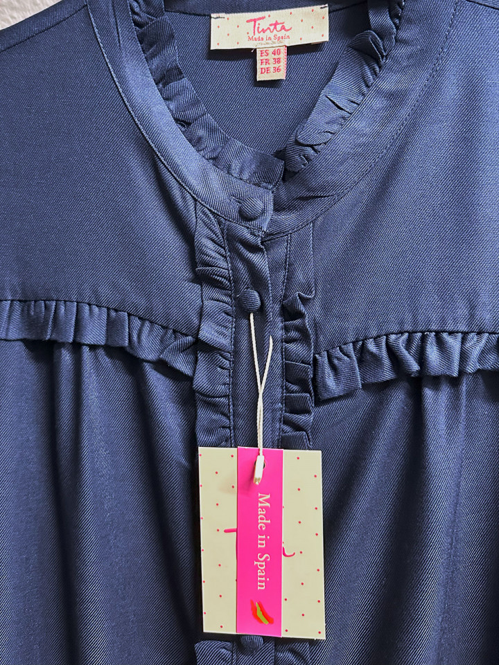 Viskosblus Victoria marin från Tinta...