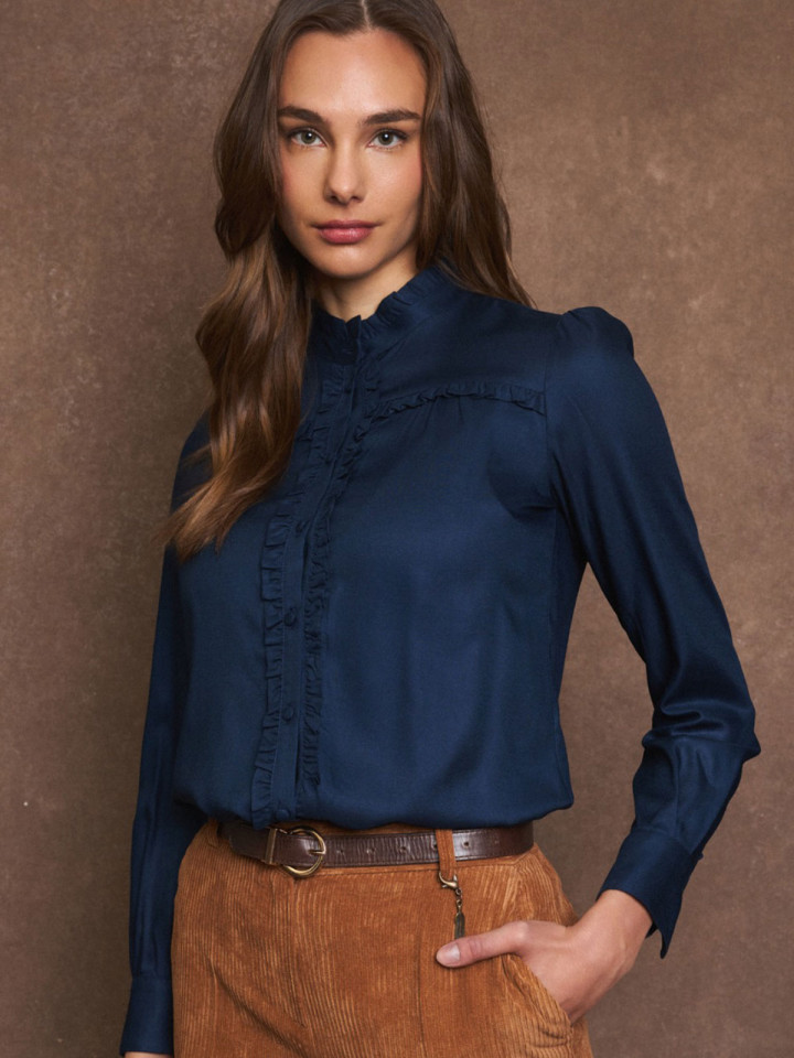 Viskosblus Victoria marin från Tinta Style