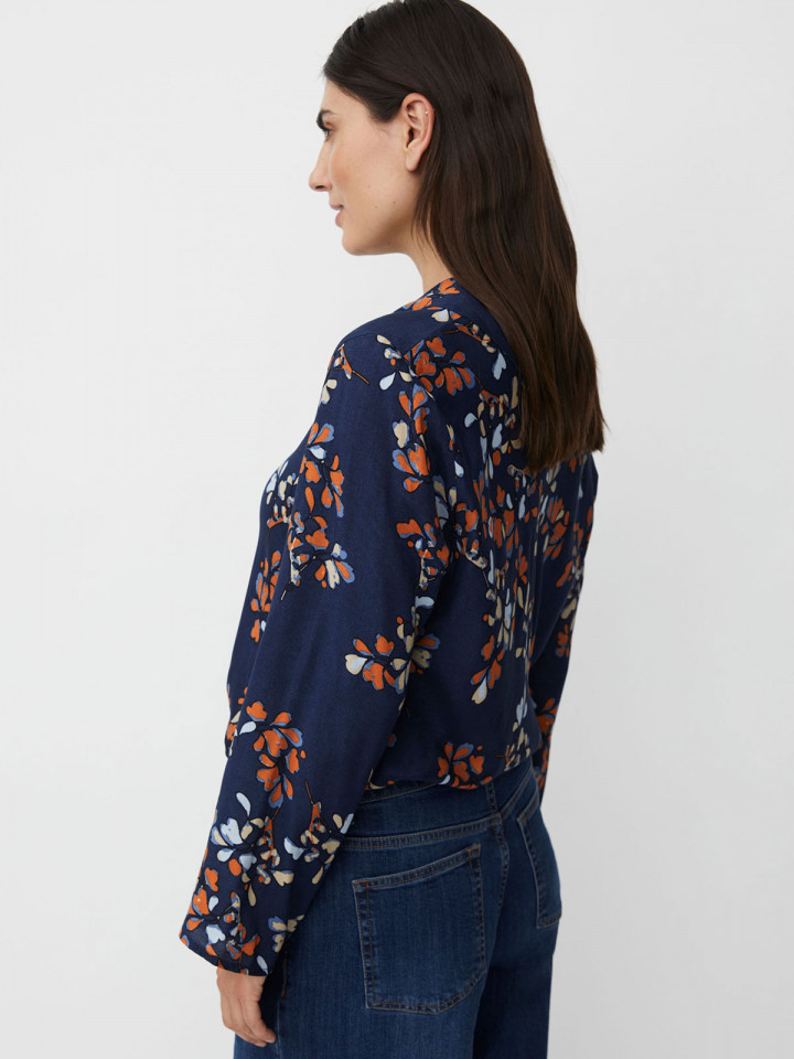 Blus Dalmora marin från Masai