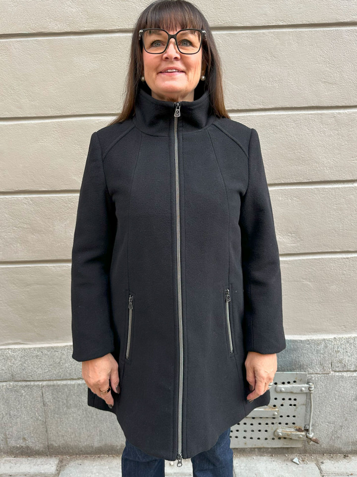 Ullkappa Marie svart från Junge