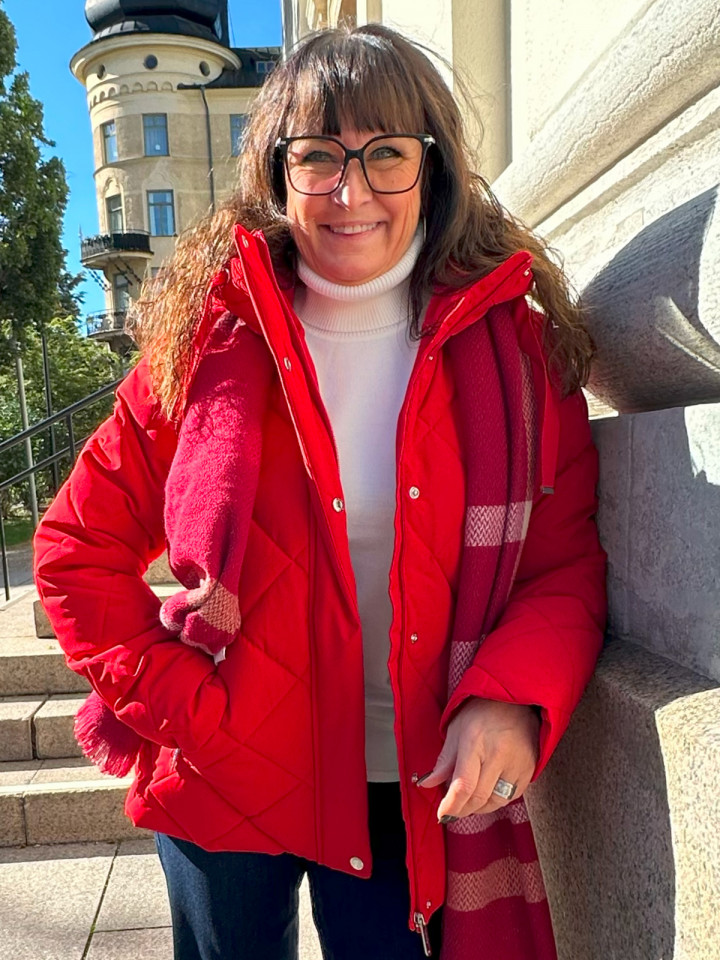 Täckjacka Haukka röd från Luhta