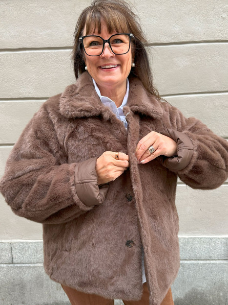 Vändbar teddy/quilt-jacka brun från Voyelles