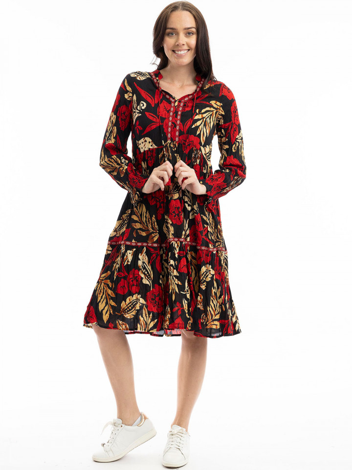 Krinklad klänning röd från Orientique