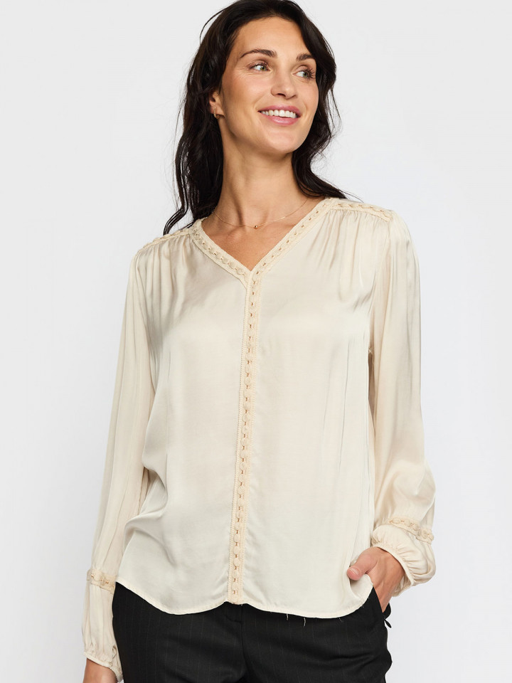 Satinblus Camilla sand från 2-BIZ