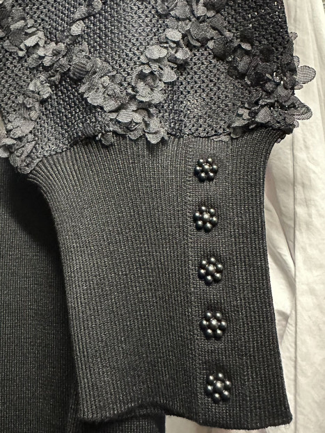 Finstickad klänning med dekor svart från Micha