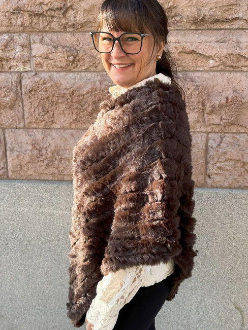 Poncho i fuskpäls espresso 2
