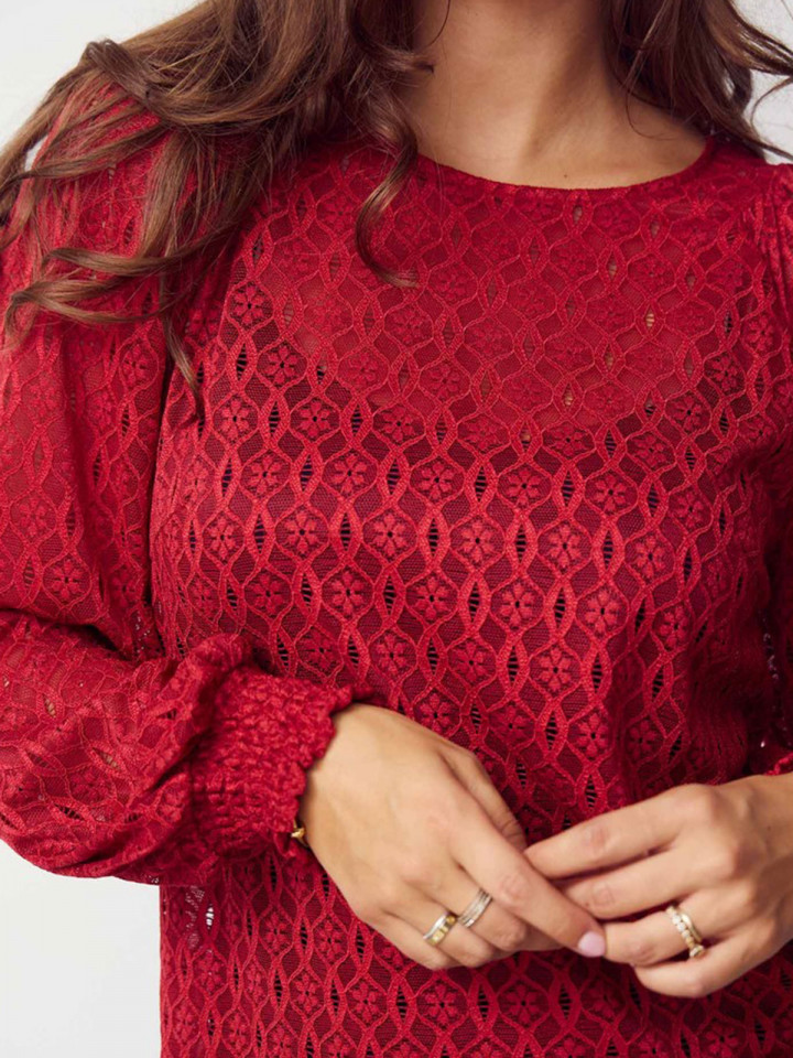 Spetsblus Katty Lace röd från Isay