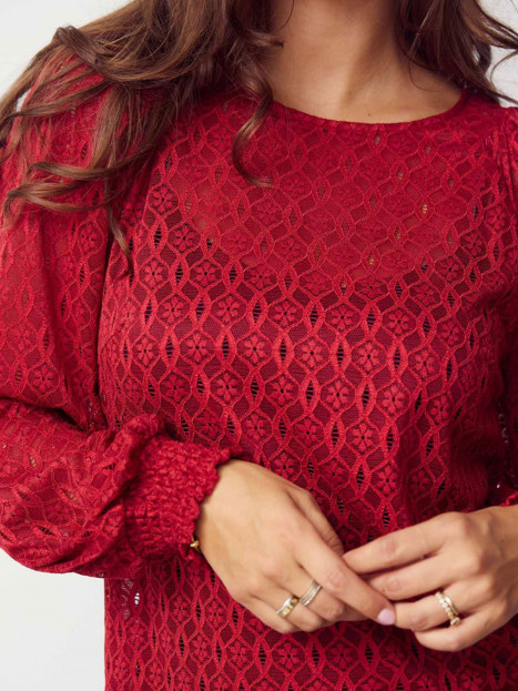 Spetsblus Katty Lace röd från Isay