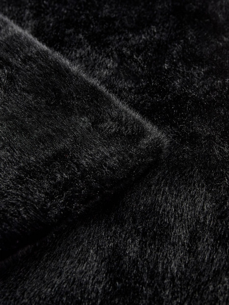 Halsduk i fuskpäls Vendla svart från SoyaConcept