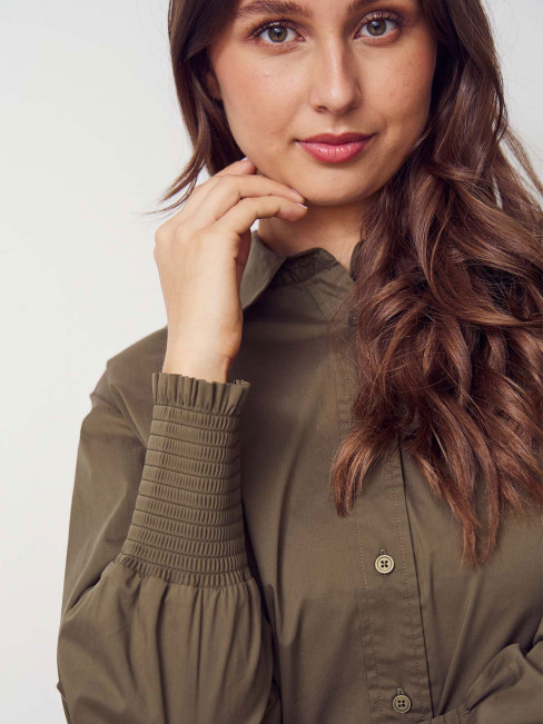 Bomullsskjorta Sigga Wide kakigrön från Isay