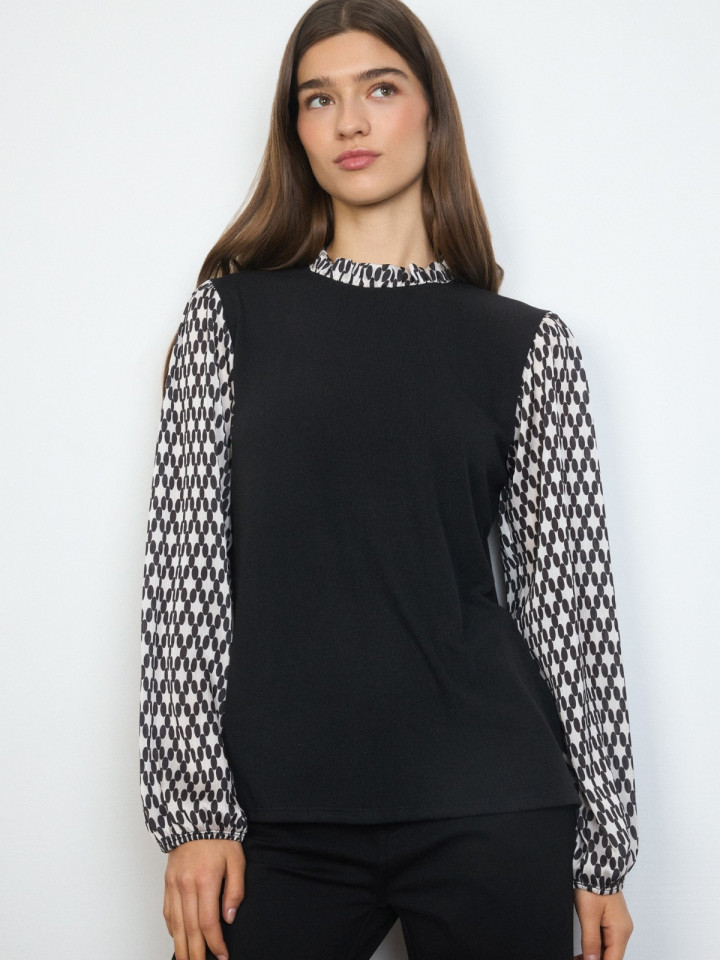 Finstickad topp kontrast Lia svart-vit från Tinta Style