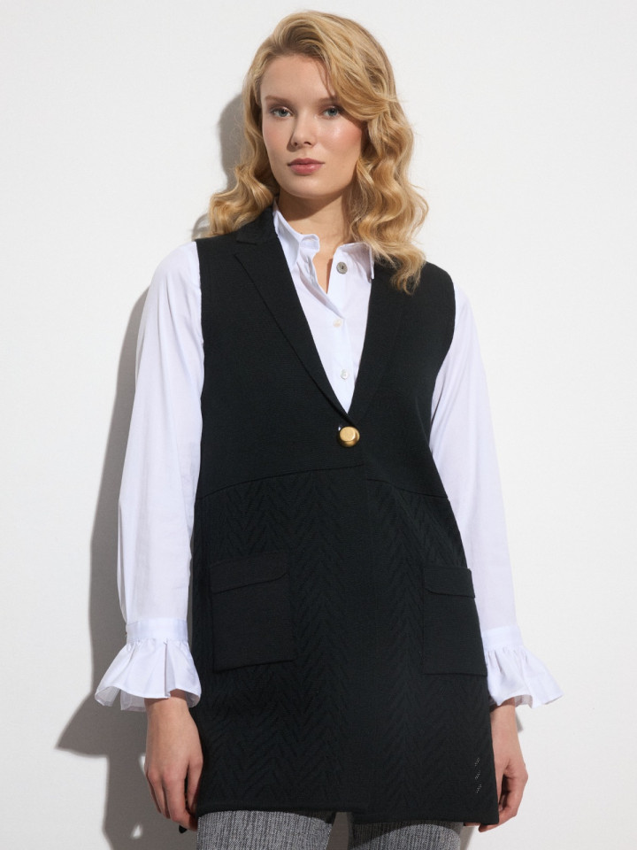 Finstickad väst svart från Tinta Style