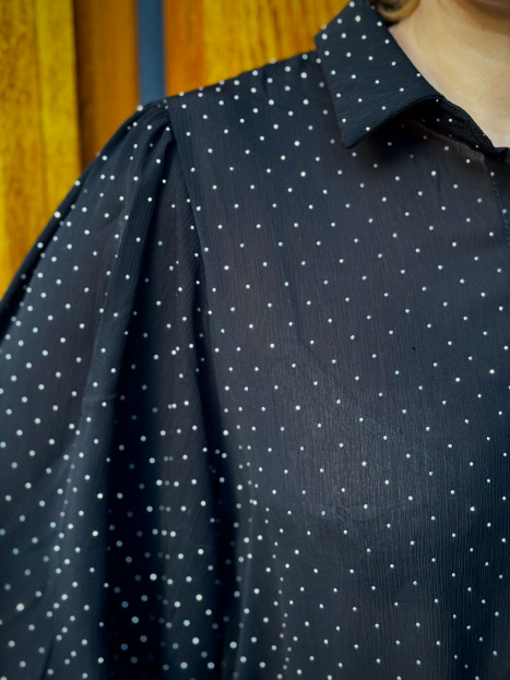 Festblus svart med stenar från Chica London