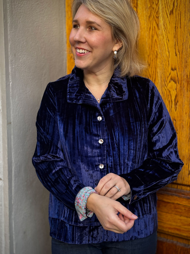 Blusjacka i krossad sammet gaga blå...