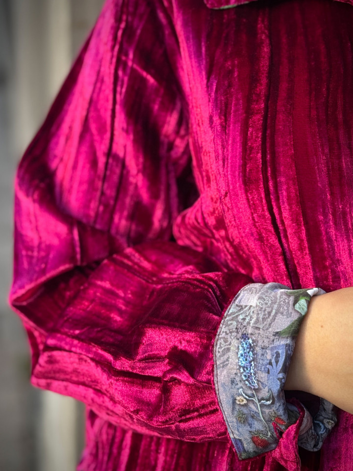 Blusjacka i krossad sammet gaga...