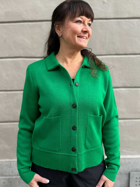 Kofta Kaja grön från Sibinlinnebjerg