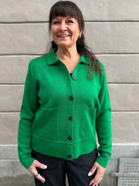 Kofta Kaja grön från Sibinlinnebjerg