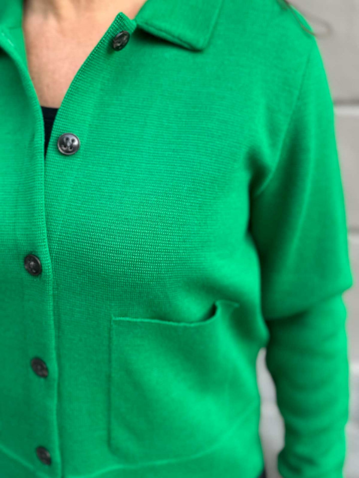 Kofta Kaja grön från Sibinlinnebjerg