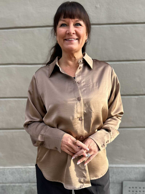 Satinblus taupe från Mingel