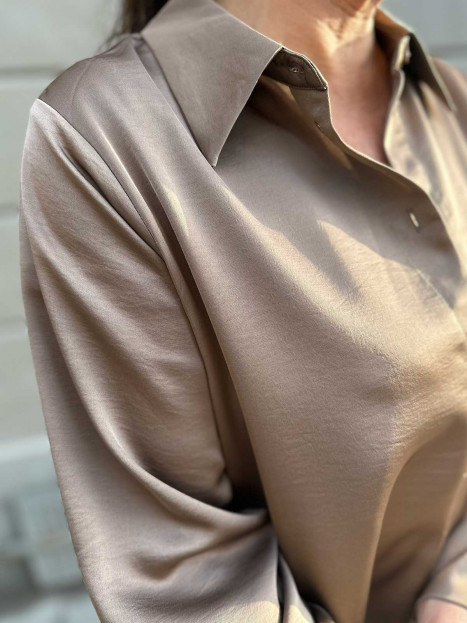 Satinblus taupe från Mingel