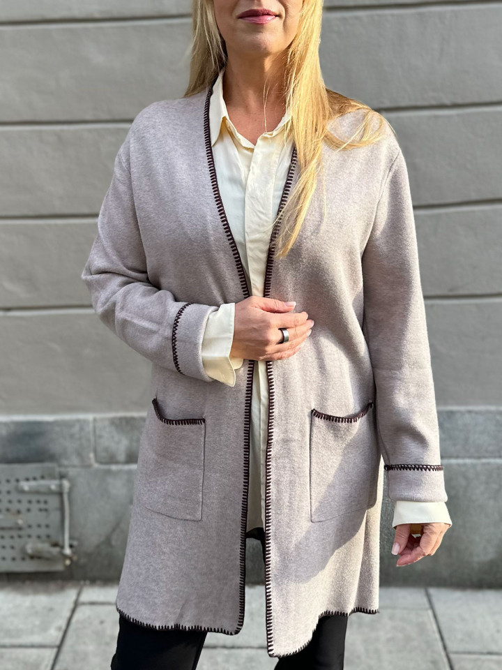 Långkofta taupe från Marinello