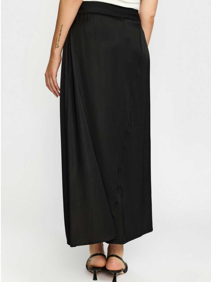 Satinkjol Carla svart från 2-BIZ