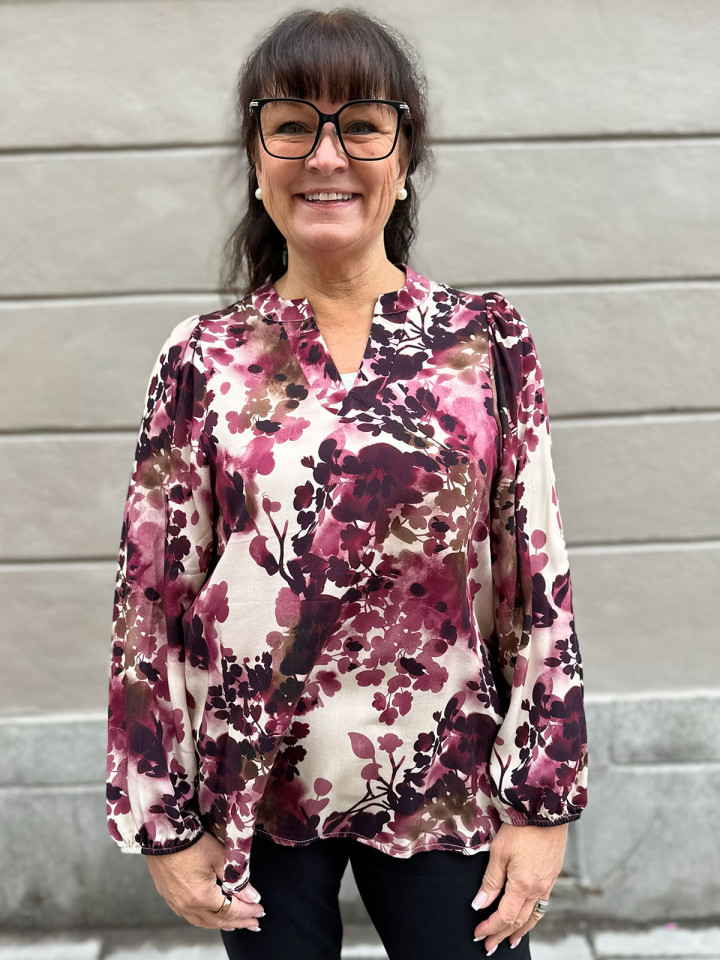 Viskosblus Suna vinröd från 2-BIZ