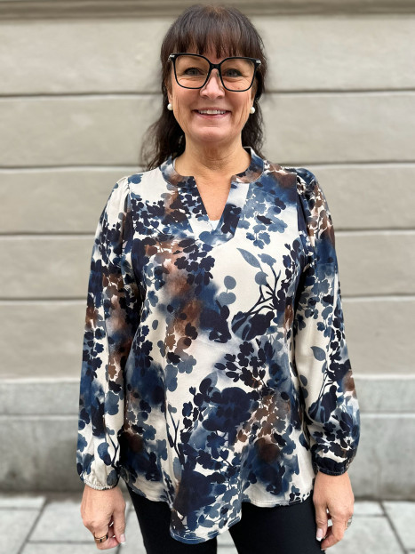 Viskosblus Suna blå från 2-BIZ