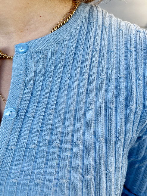 Finstickad kofta himmelsblå från Micha 2