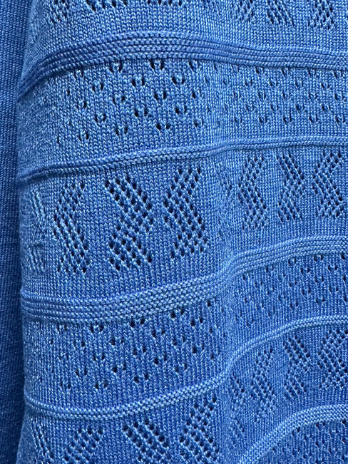 Fin- och mönsterstickad tröja blå från Micha 2