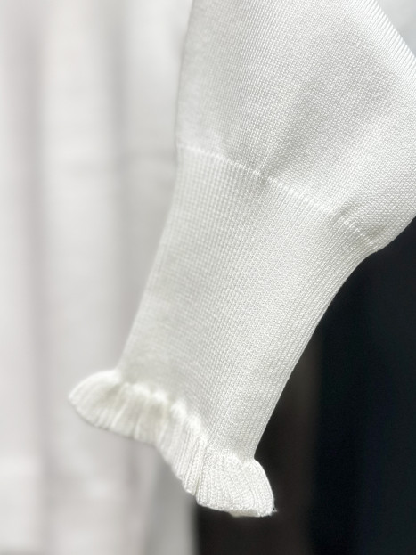 Finstickad polo vit från Micha