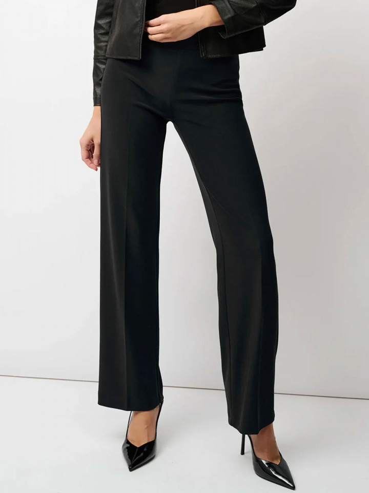 Finbyxa med vidd svart från Joseph Ribkoff