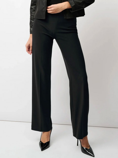Finbyxa med vidd svart från Joseph Ribkoff
