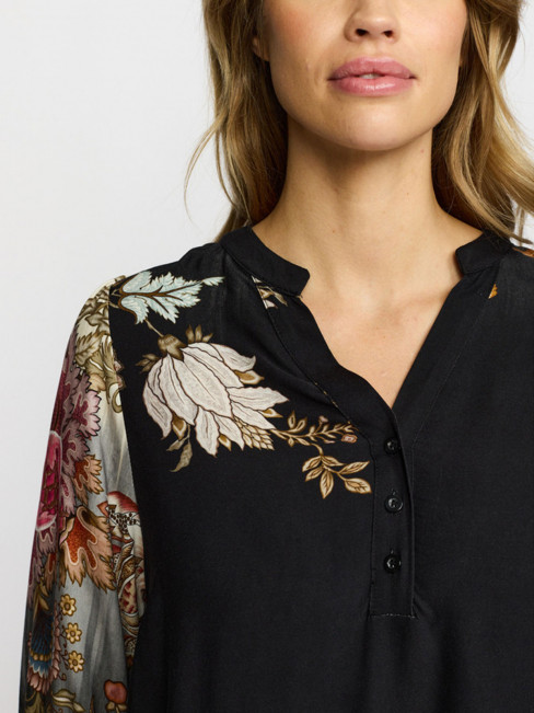 Viskosklänning Valmas svart från 2-BIZ 2