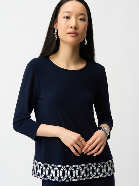 Trikåtopp med dekorativ kant marin från Joseph Ribkoff