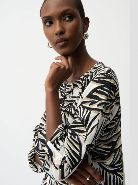 Blus/topp grafiska blad svart/nougat på offwhite från Joseph Ribkoff