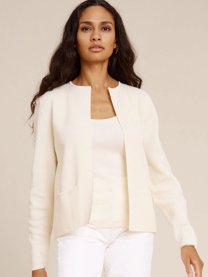 Finstickad kofta Sense gräddvit från SibinLinnebjerg