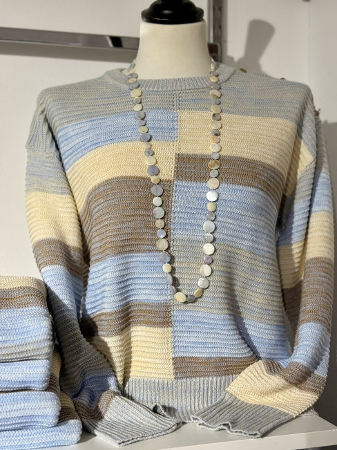 Blockmönstrad tröja ljusblå från Micha 2