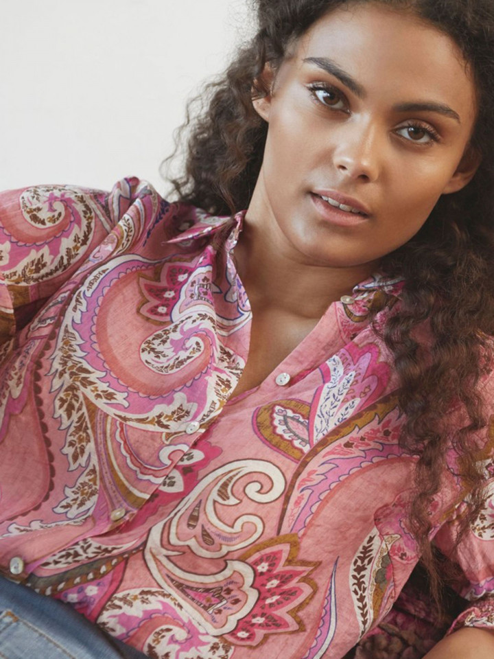 Blus Lotta rosa paisley från Isay
