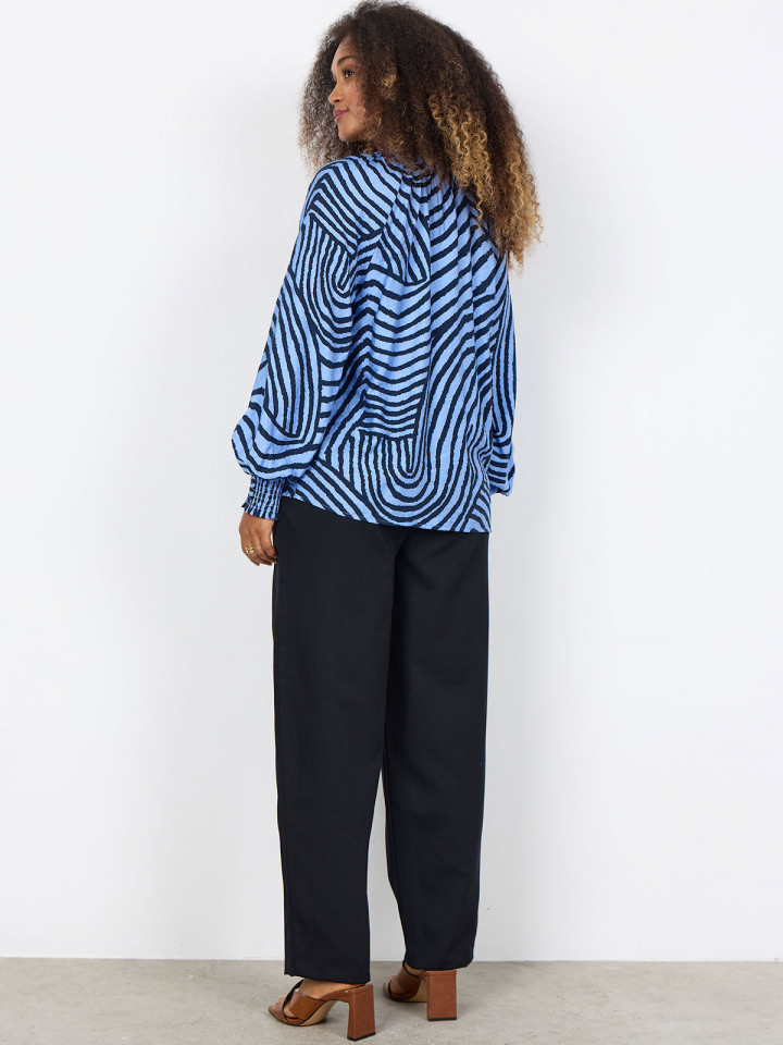 Blus Becca blå från SoyaConcept