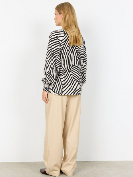 Blus Becca svart från SoyaConcept