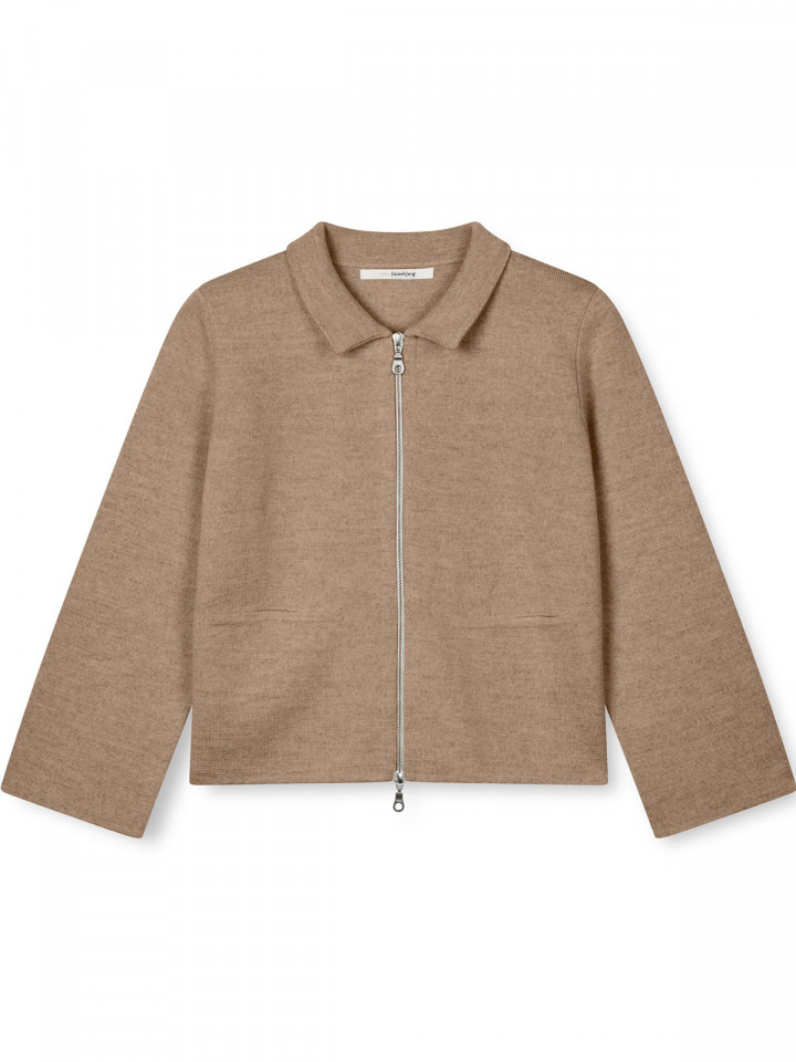 Finstickad kofta Giselle Camel från SibinLinnebjerg