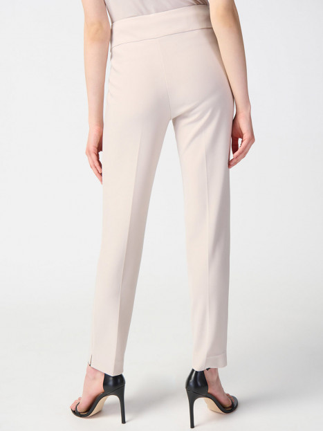 Finbyxa slim light sand från Joseph Ribkoff