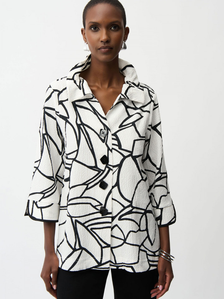 Creppad Jacka vit med grafisk svart...