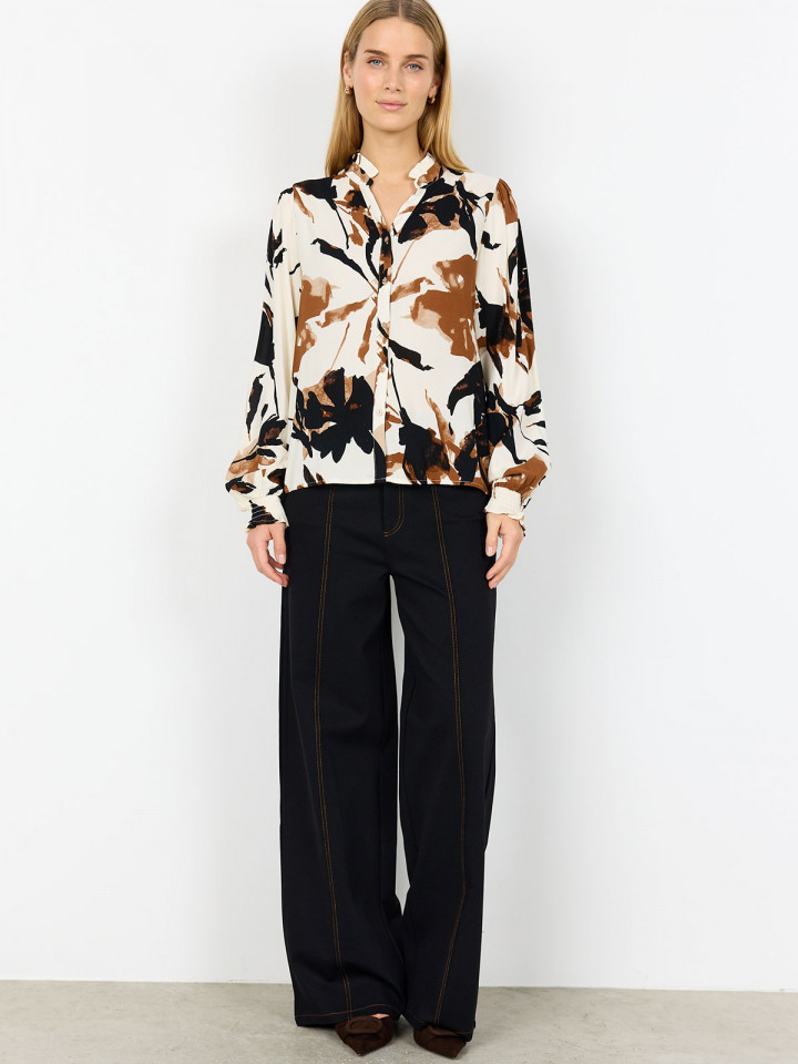 Viskosblus Bene creme/camel från...